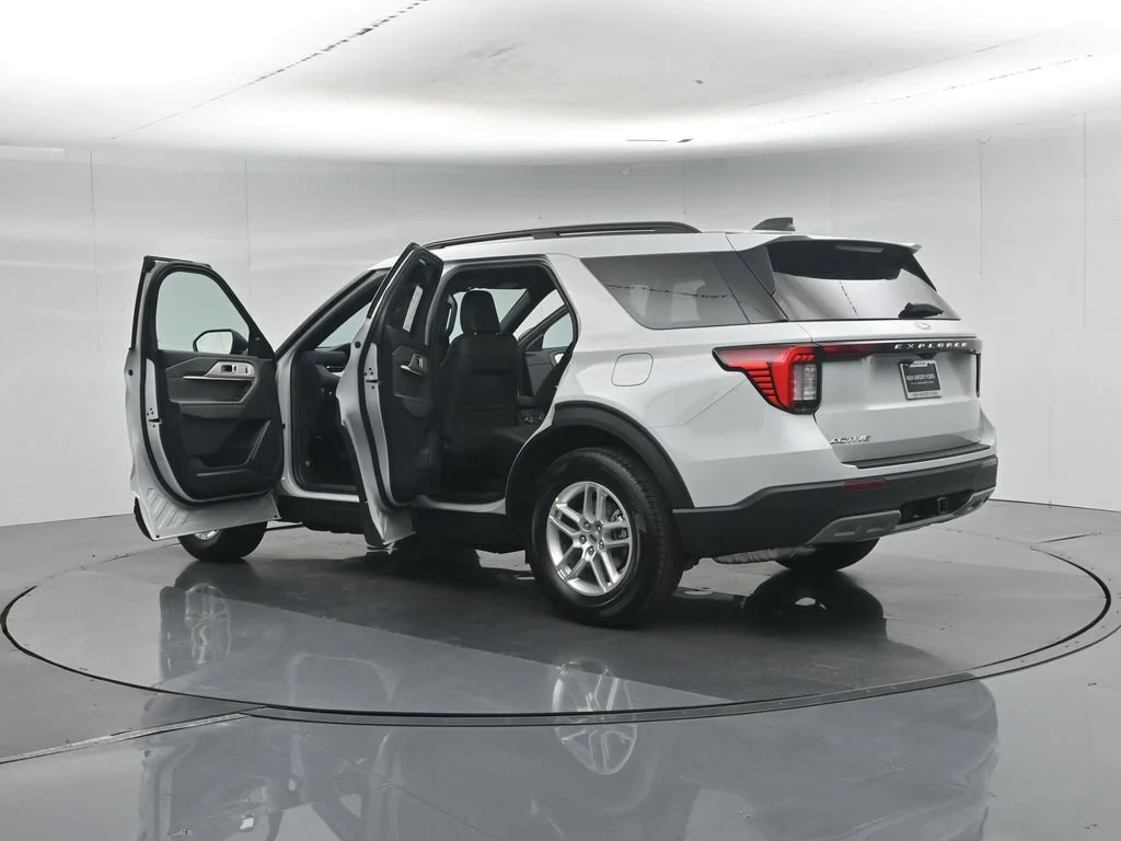 New 2027 Avalanche Gray Ford Active image 33