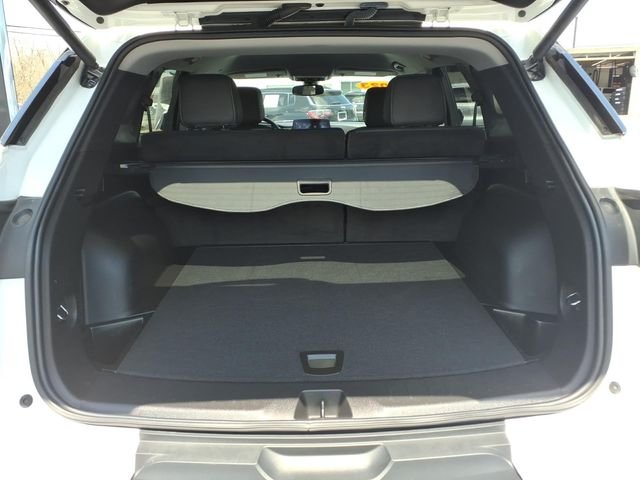 Used 2023 White Chevrolet LT image 14