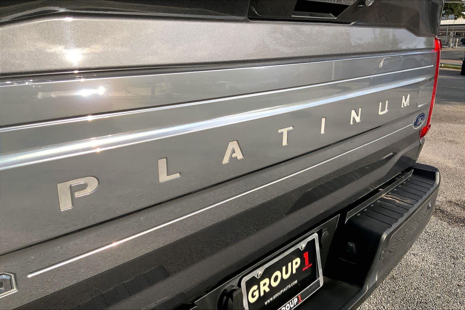 Used 2022 Carbonized Gray Metallic Ford Platinum image 9