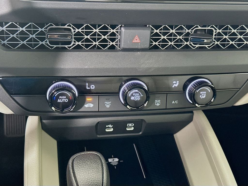 New 2026 Platinum White Pearl Honda LX image 13