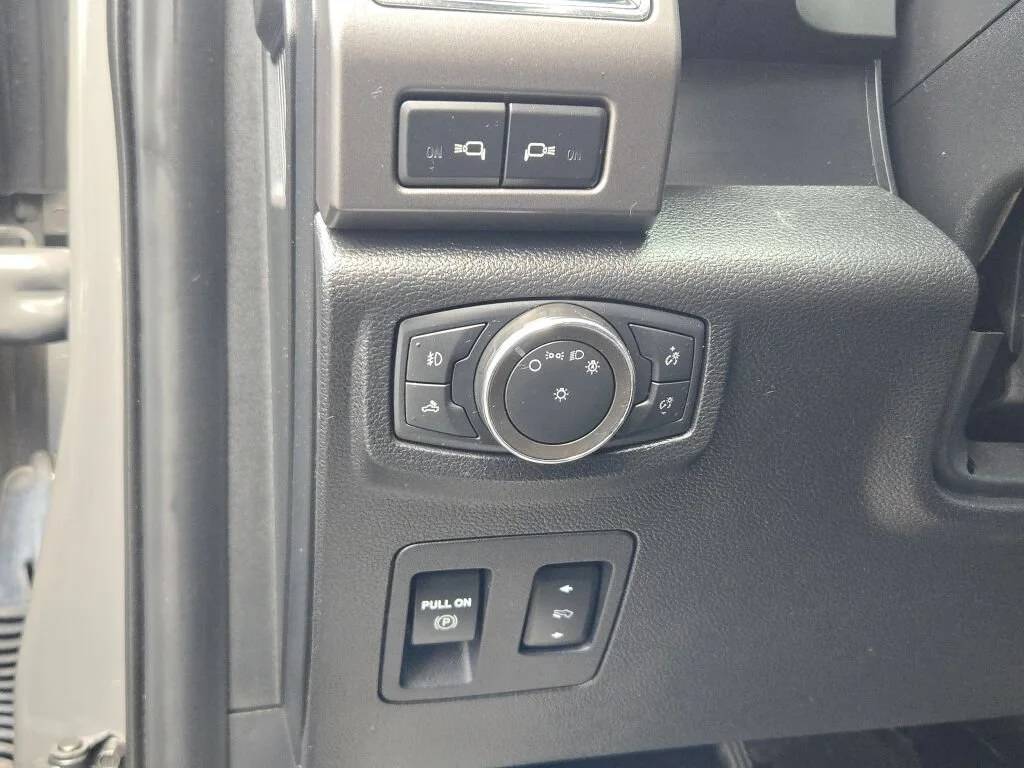 Used 2020 Gray Ford XLT image 27