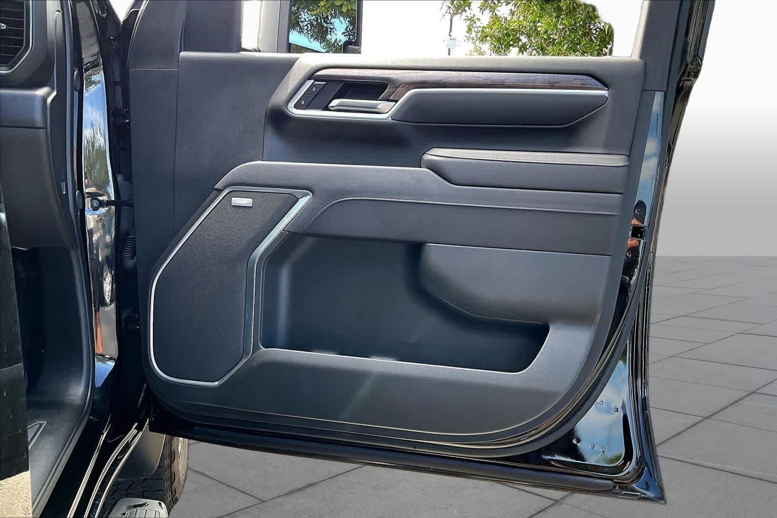 2025 Chevrolet Silverado 2500HD LTZ - Photo 23