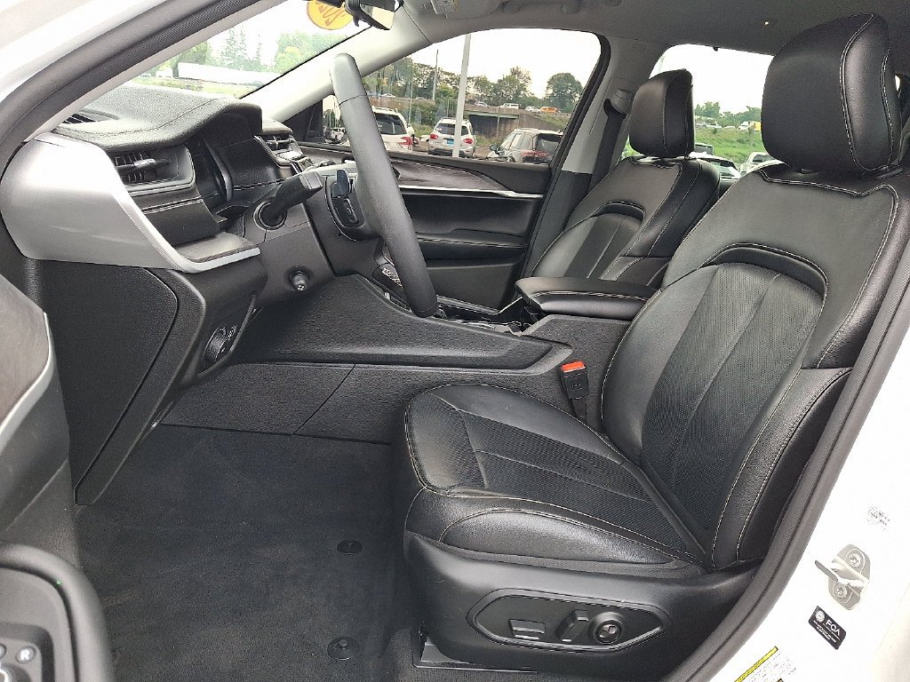 Used 2023 Bright White Clearcoat Jeep Limited image 15