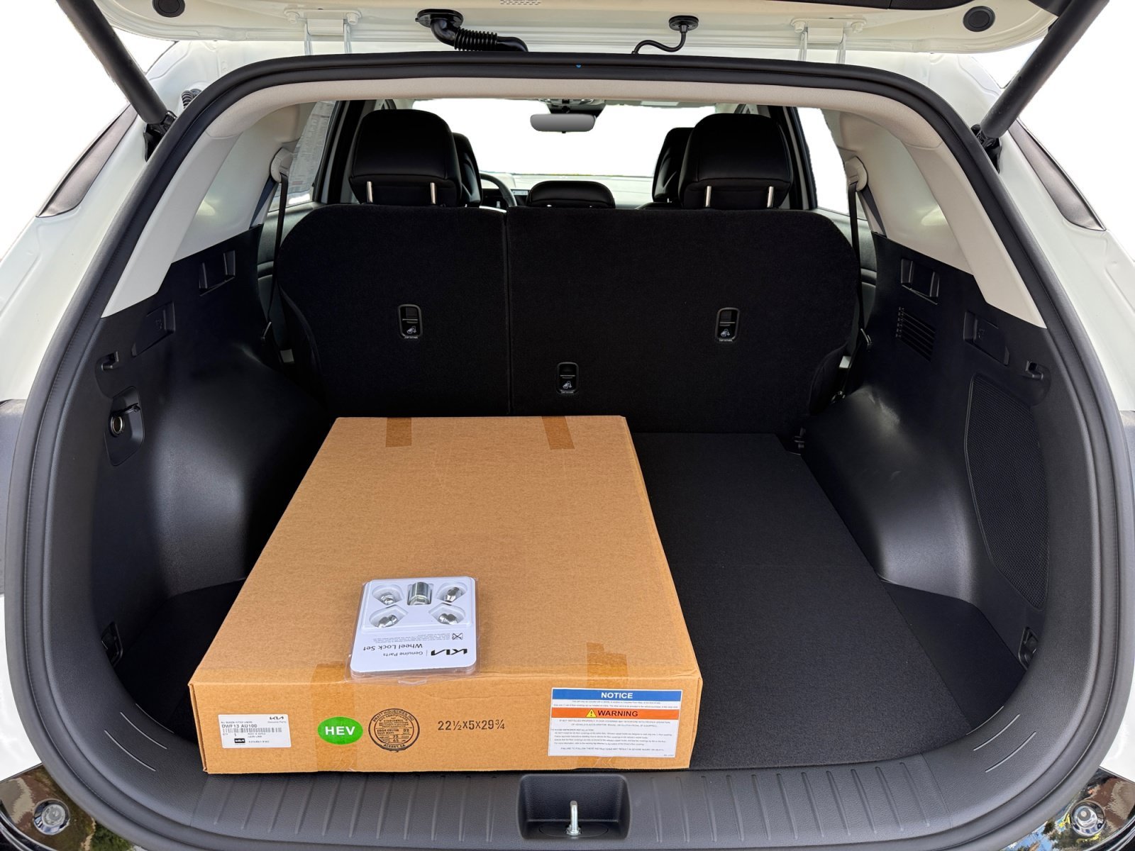 New 2027 Snow White Pearl Kia SX Prestige image 17