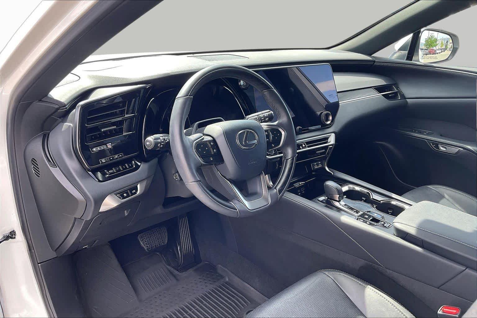 Used 2025 Eminent White Pearl Lexus Premium Plus image 18