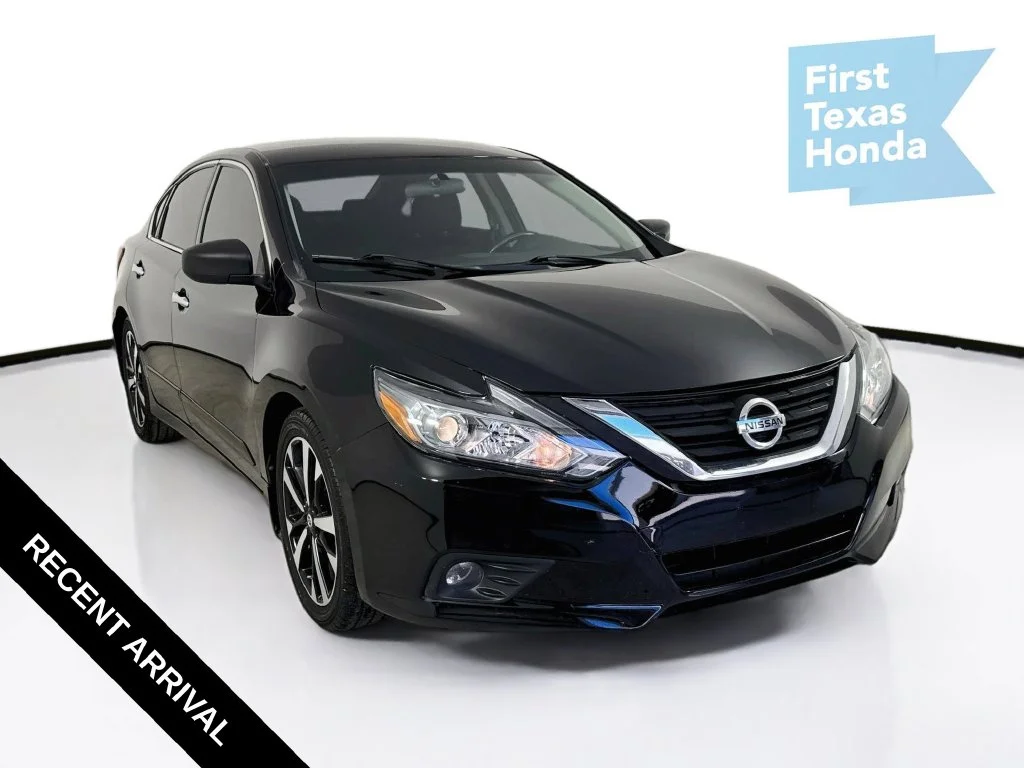 Used 2018 Super Black Clearcoat Nissan 2.5 SR image 1
