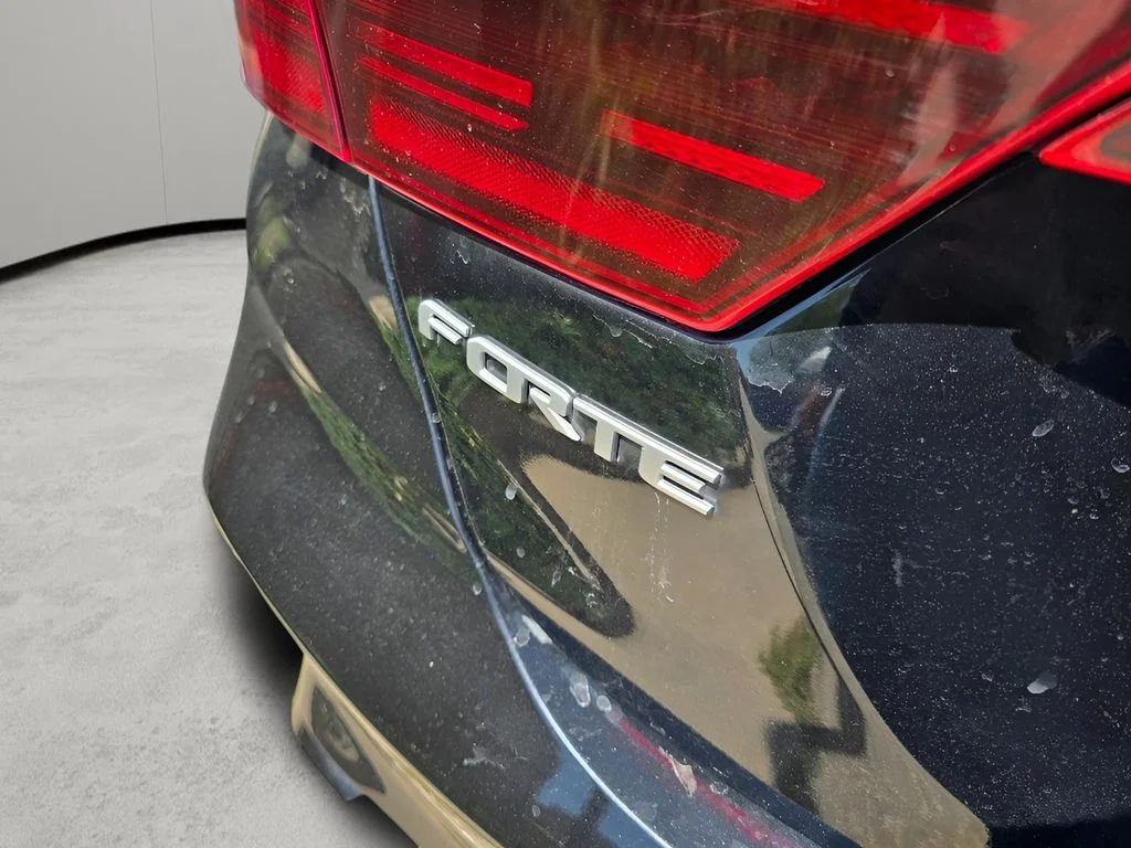 Used 2024 Aurora Black Kia GT-Line image 18