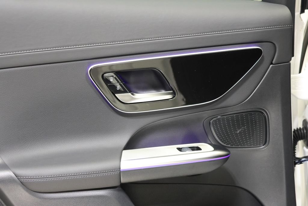 New 2026 Polar White Mercedes-Benz GLC 300 Coupe image 39
