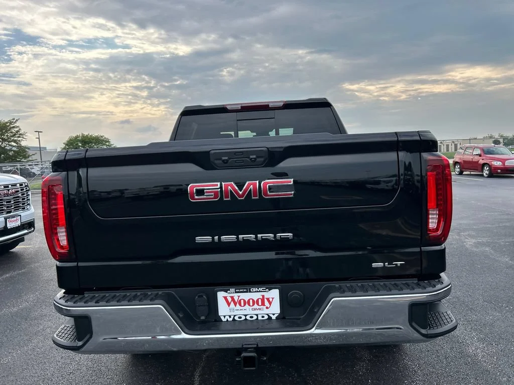 New 2026 Onyx Black GMC SLT image 9