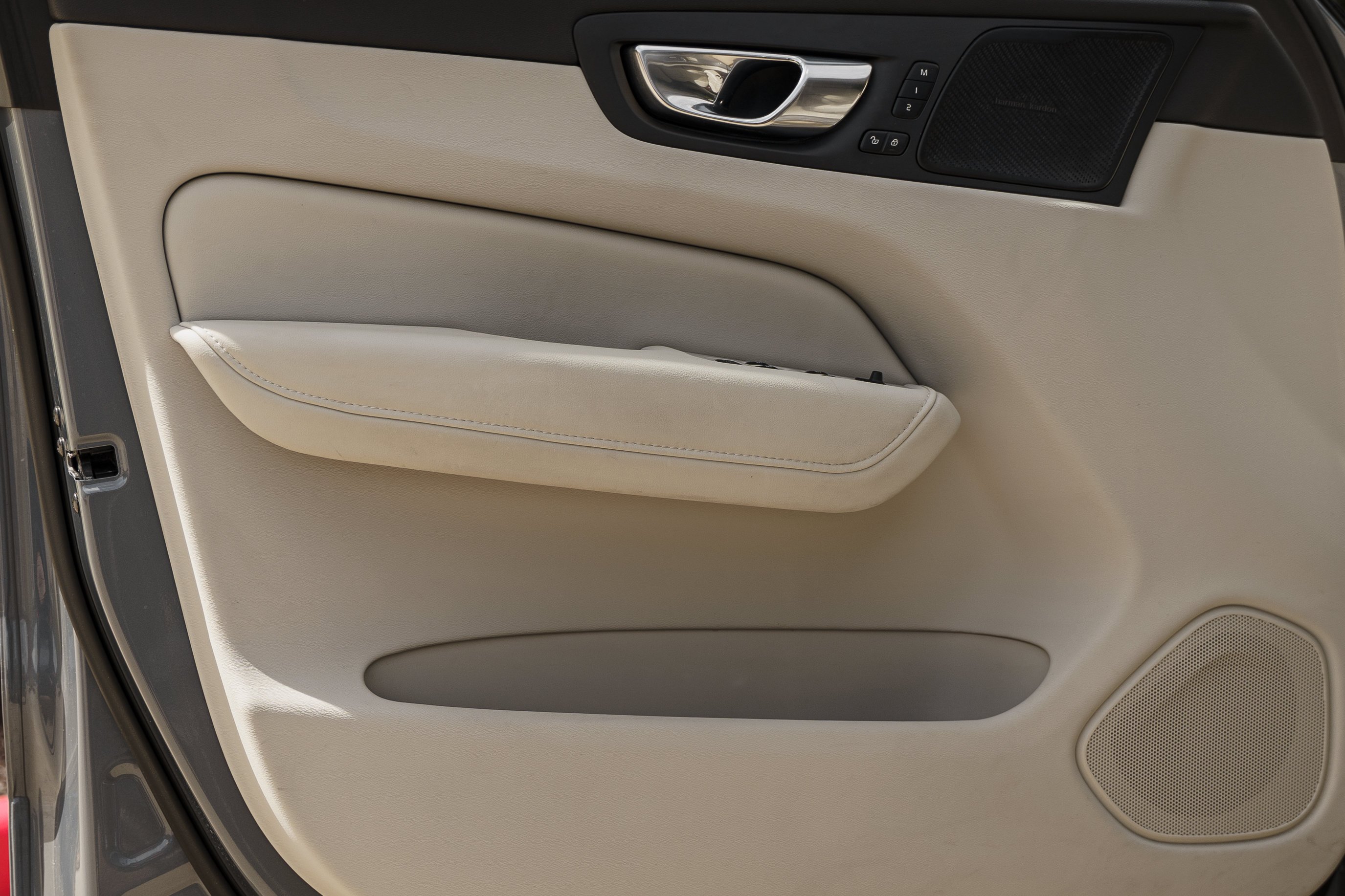 Used 2022 Thunder Grey Metallic Volvo Inscription image 20