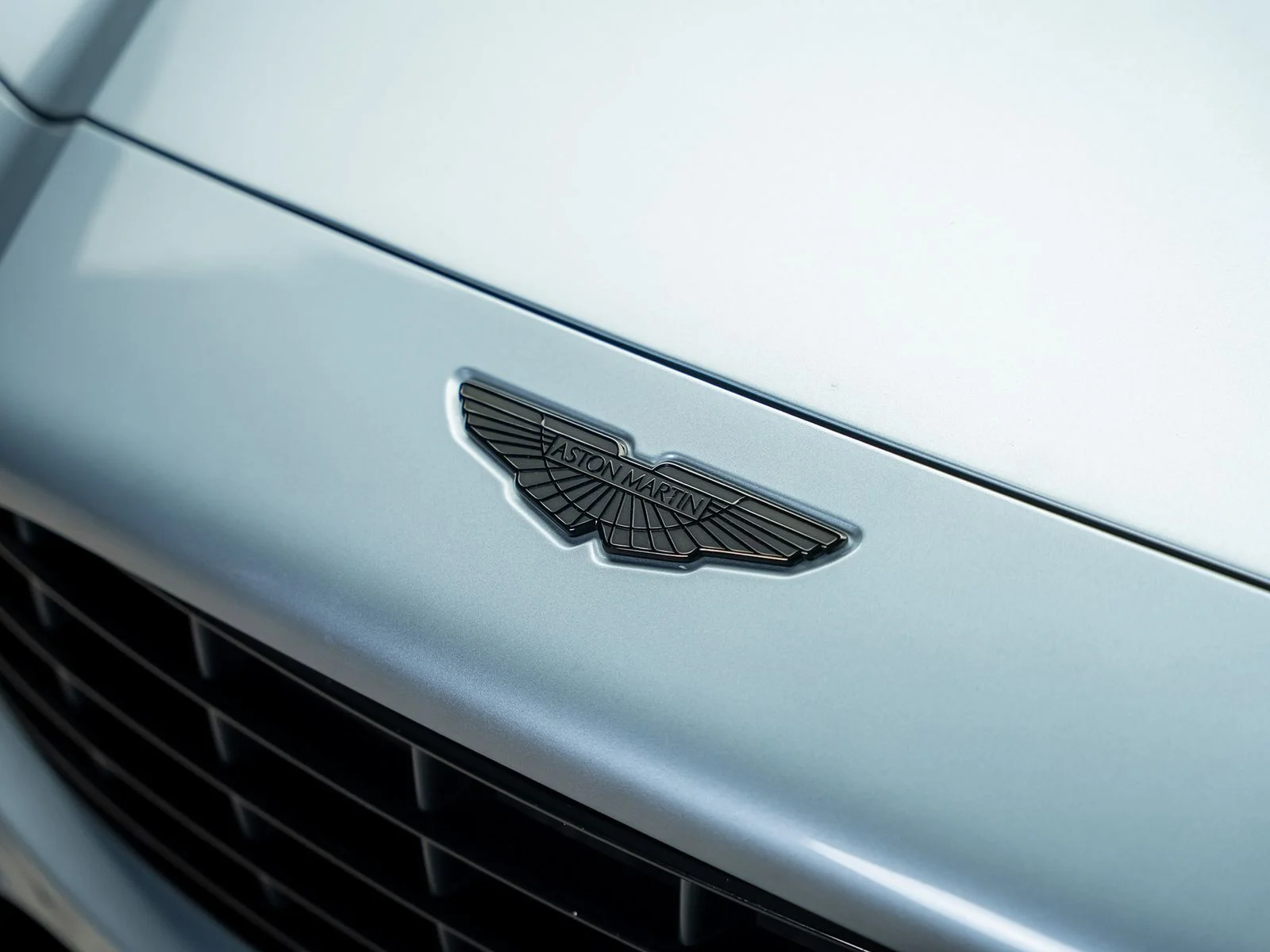 Used 2021 Blue Aston Martin Base image 11
