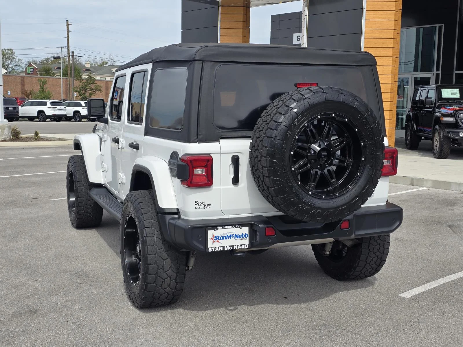 Used 2020 Bright White Clearcoat Jeep Sahara image 5
