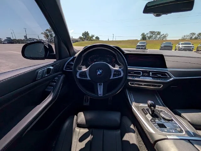 Used 2022 Black BMW xDrive40i image 13