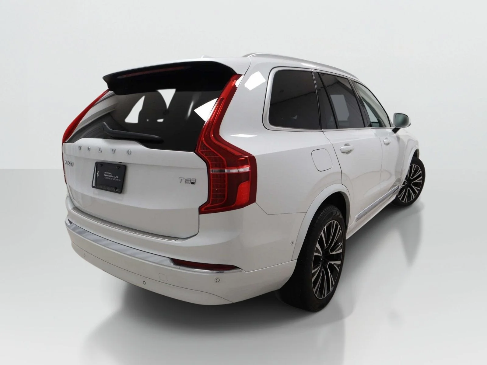 Used 2025 White Volvo Plus image 5