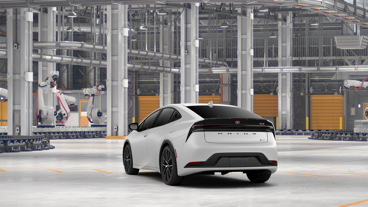 New 2027 Wind Chill Pearl Toyota XLE image 7