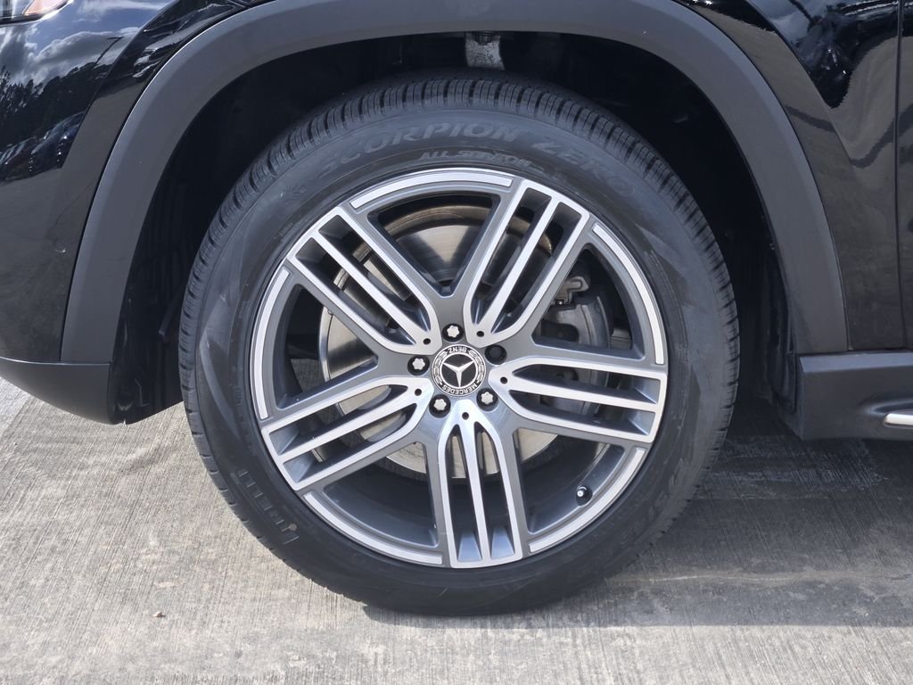 Certified Used 2024  Mercedes-Benz GLS 450 image 11