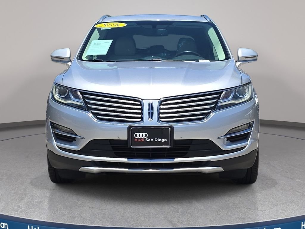 Used 2016 Silver Lincoln Select image 3
