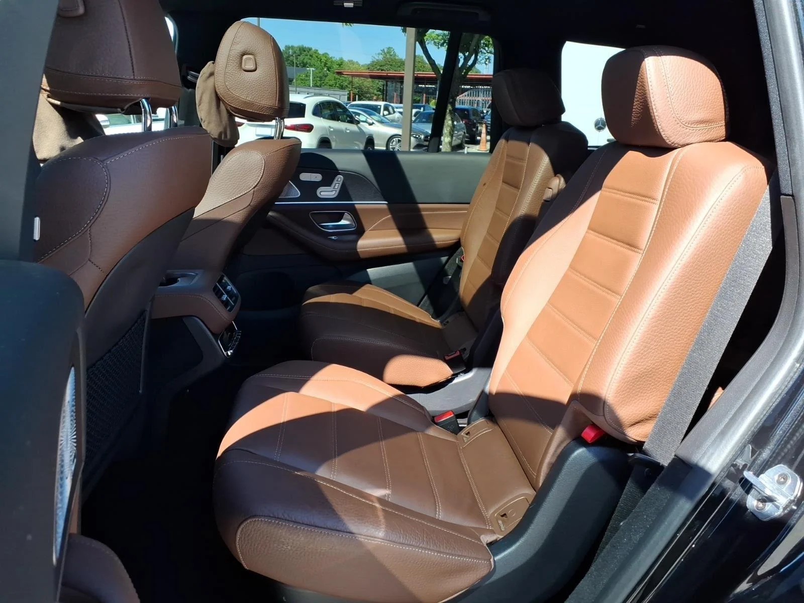 Used 2025 Obsidian Black Metallic Mercedes-Benz GLS 580 image 20