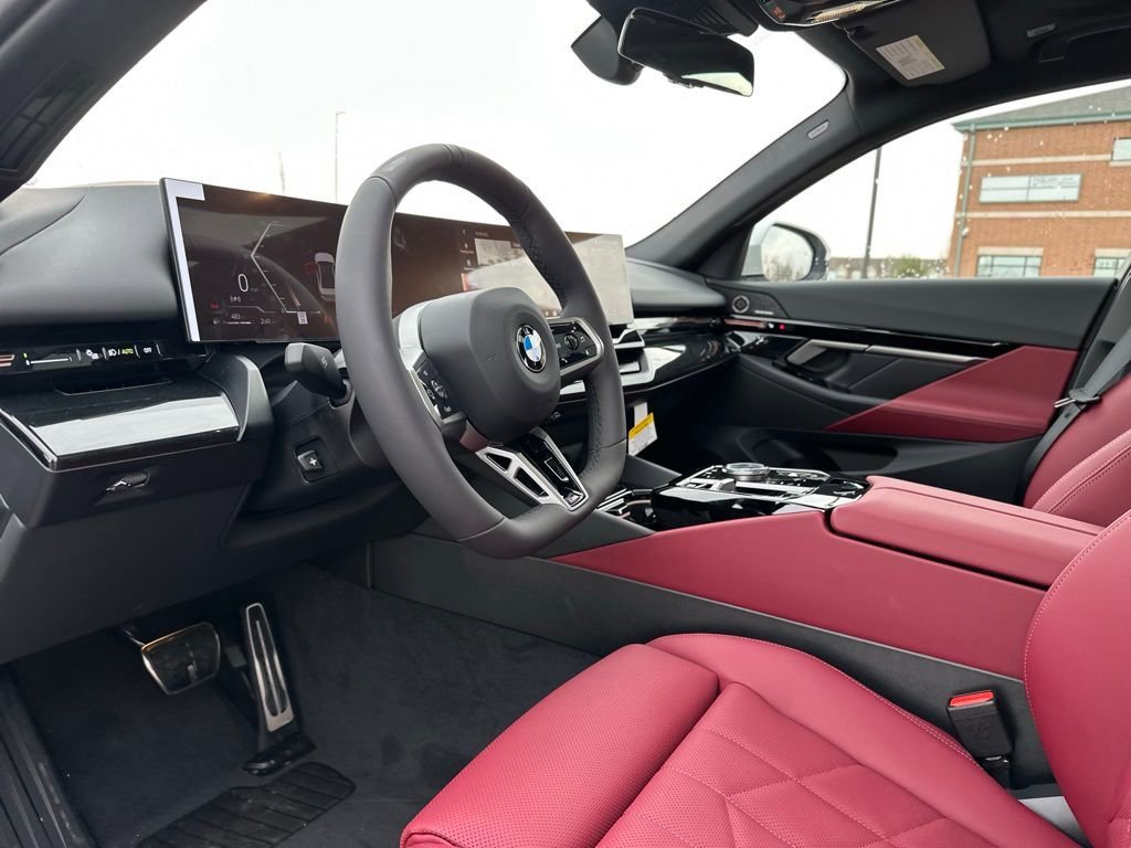 New 2026 Mineral White Metallic BMW 530i xDrive image 16