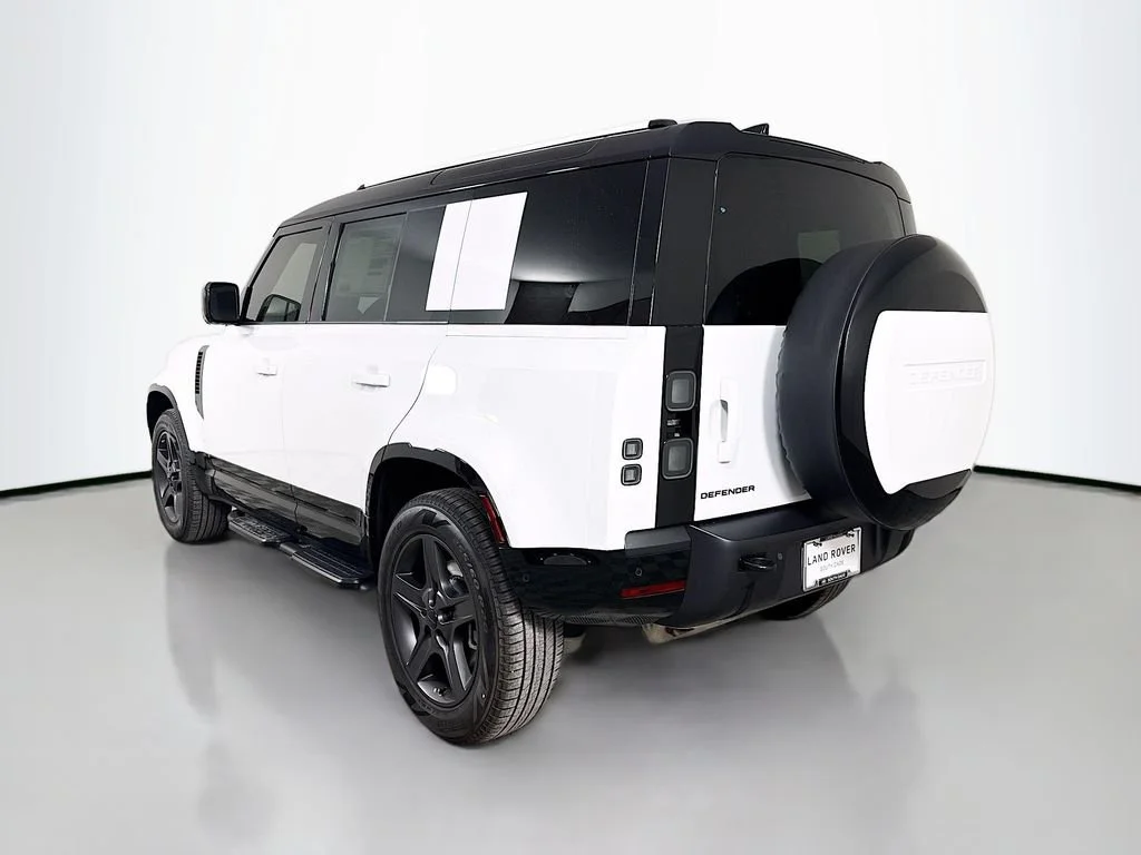 2026 Land Rover Defender X-Dynamic SE - Photo 7