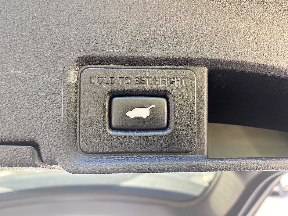 Used 2021 Platinum White Pearl Acura Base image 33