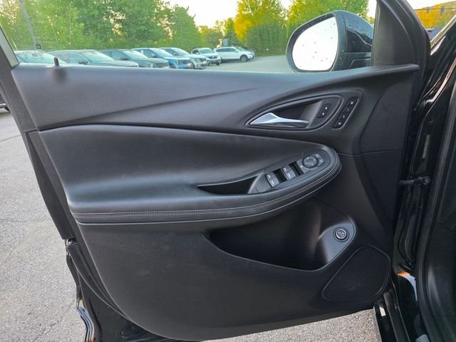 Used 2023 Black Buick Essence image 24