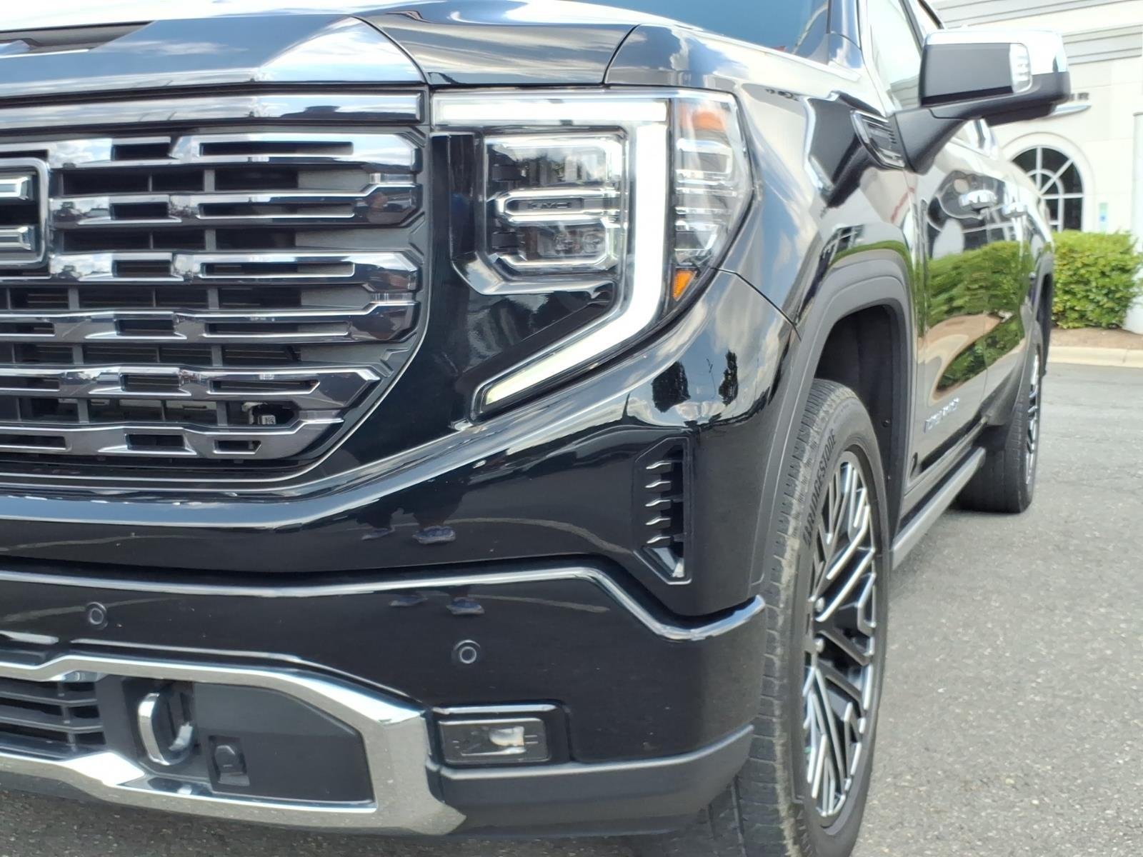 Used 2022 Onyx Black GMC Denali Ultimate image 18