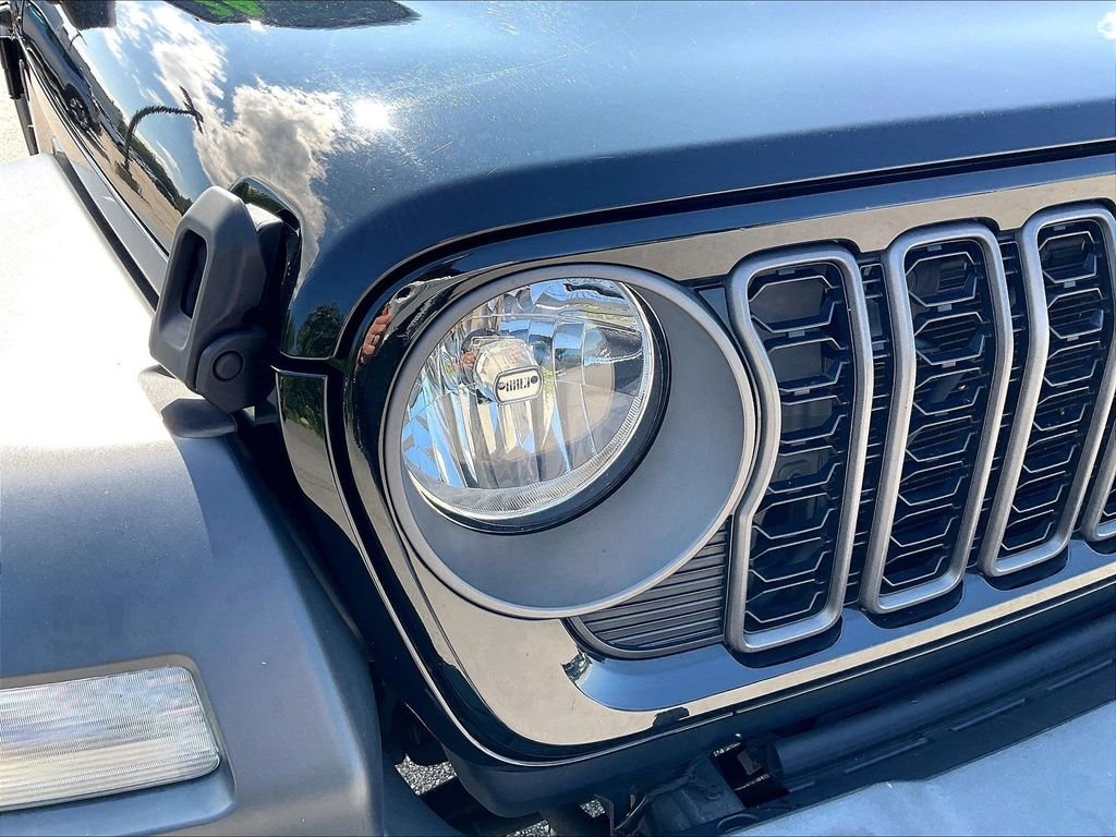 Used 2024 Black Clearcoat Jeep Sport S image 27