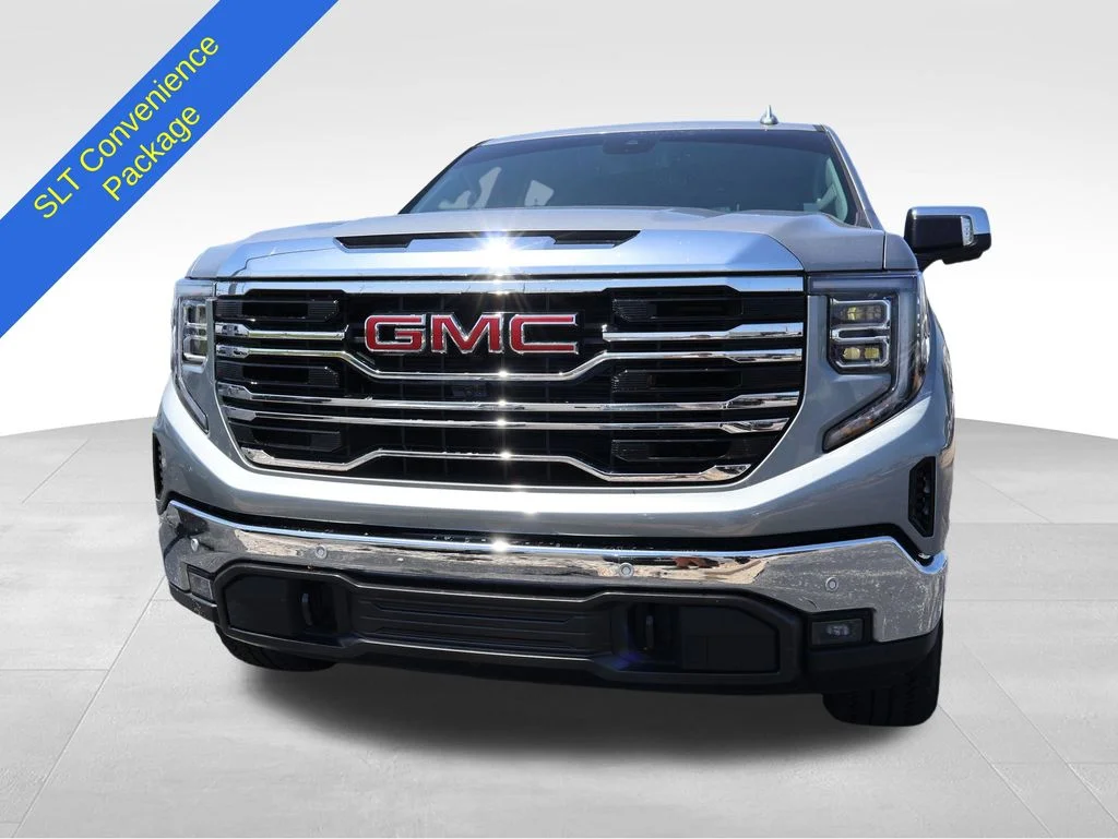 Used 2025 Sterling GMC SLT image 4