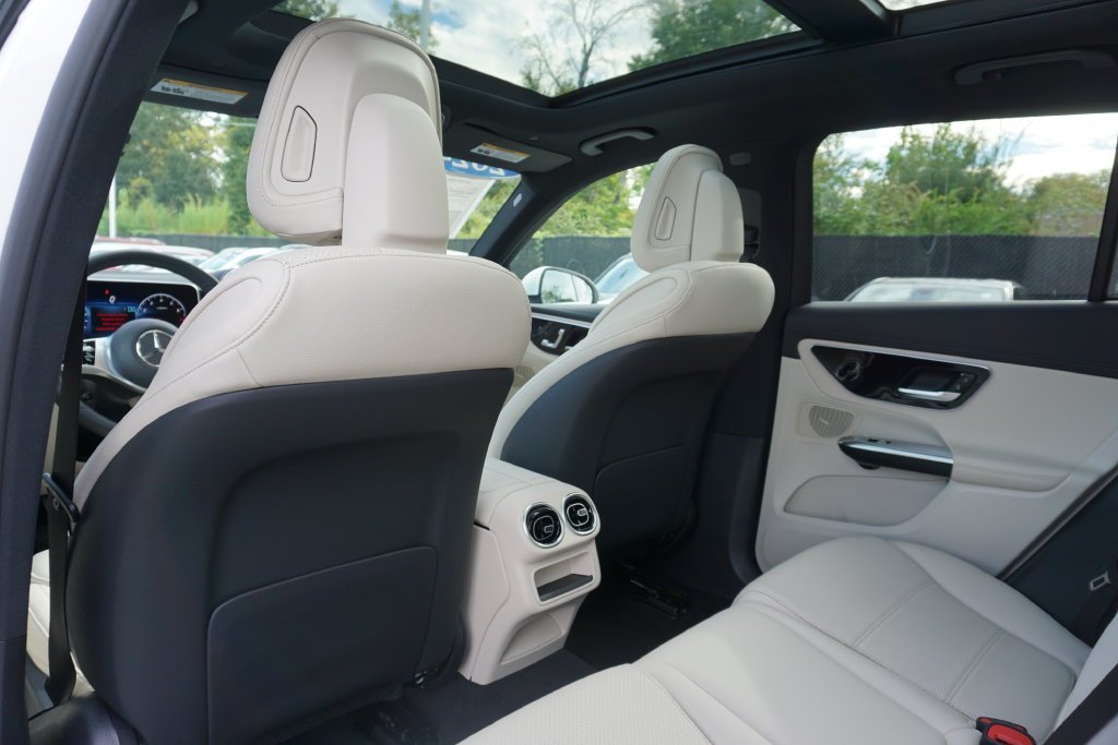 Certified Used 2024 Polar White Mercedes-Benz GLC 300 image 25