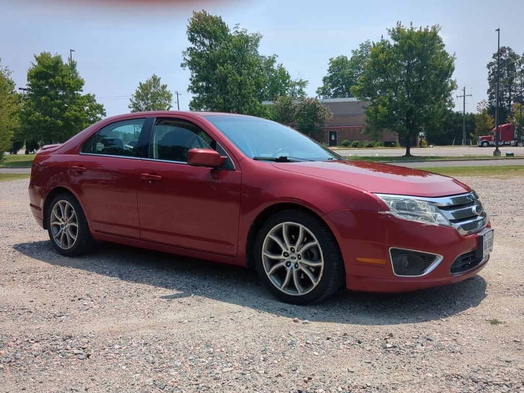 Used 2010 Red Ford SEL image 3