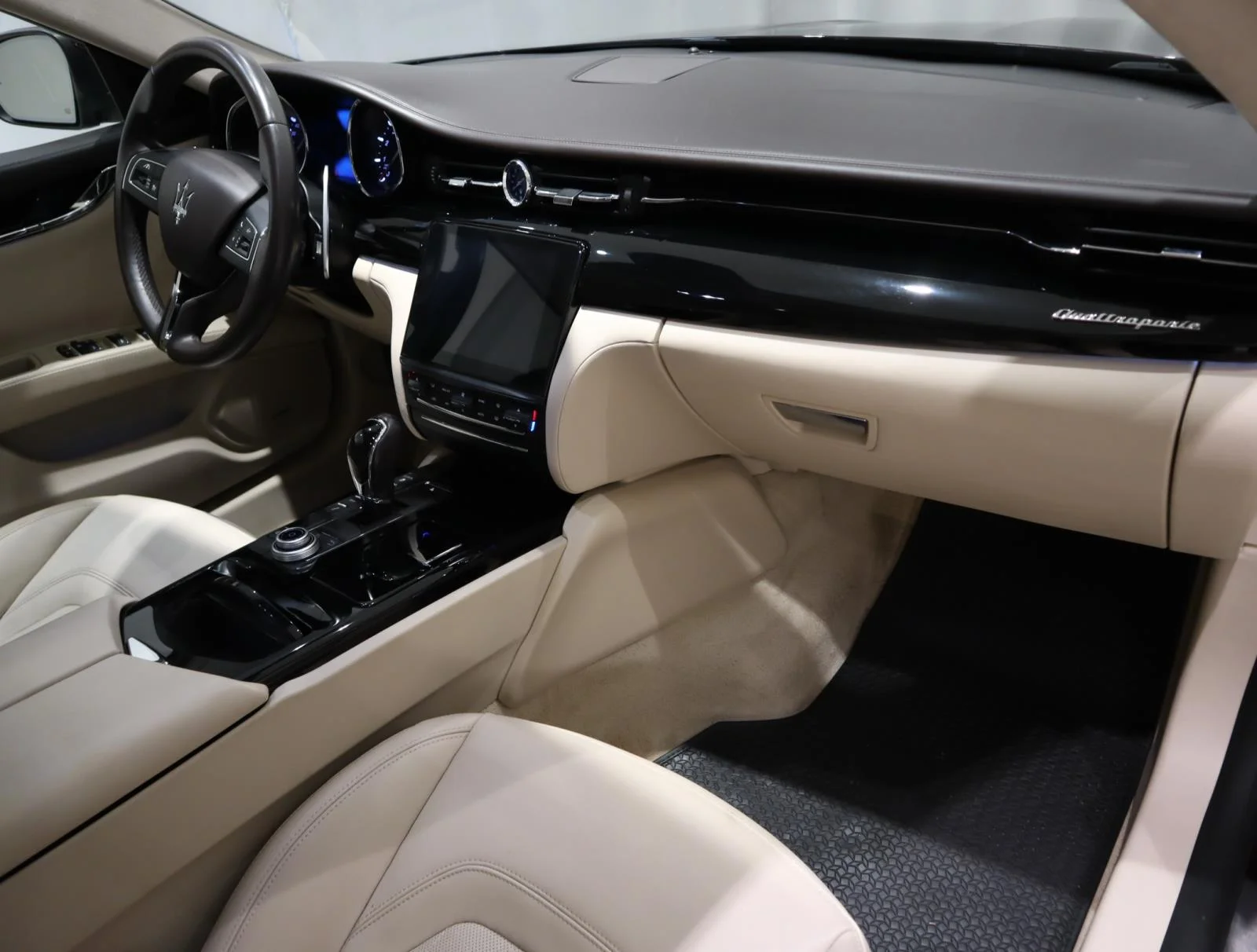 Used 2017 Red Maserati S Q4 GranLusso 3.0L image 16