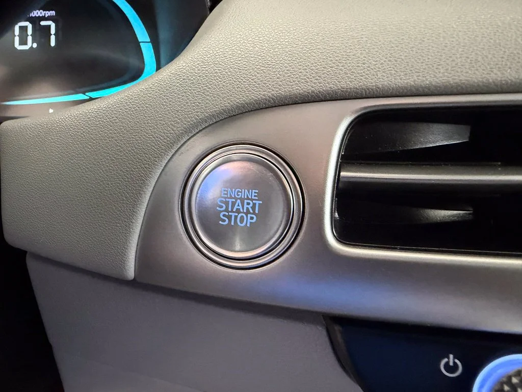 Used 2024 White Hyundai SEL image 43