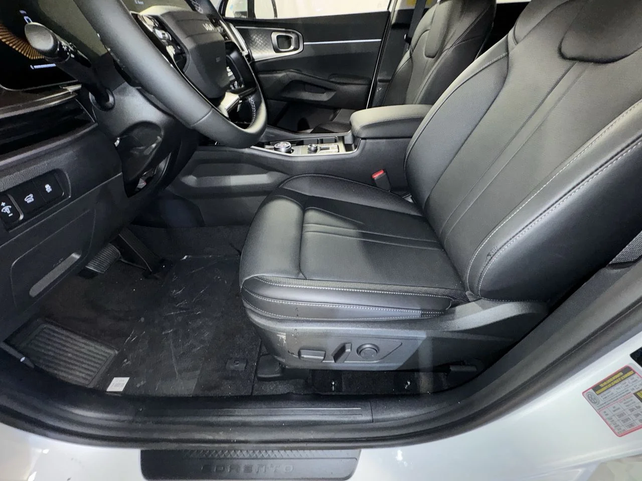 New 2026 Snow White Pearl Kia EX image 15