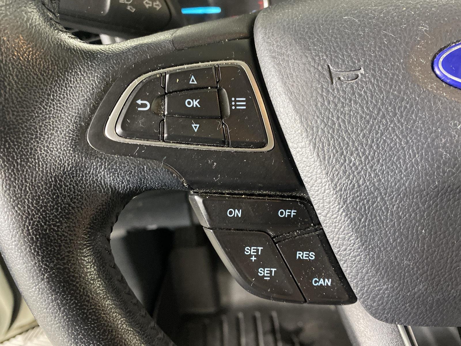 Used 2019 Diamond White Ford SE image 19