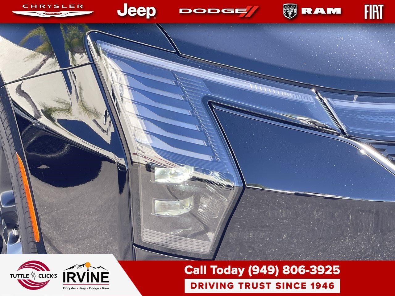 New 2027 Diamond Black Crystal Pearl-Coat Exterior Paint Chrysler Limited image 7