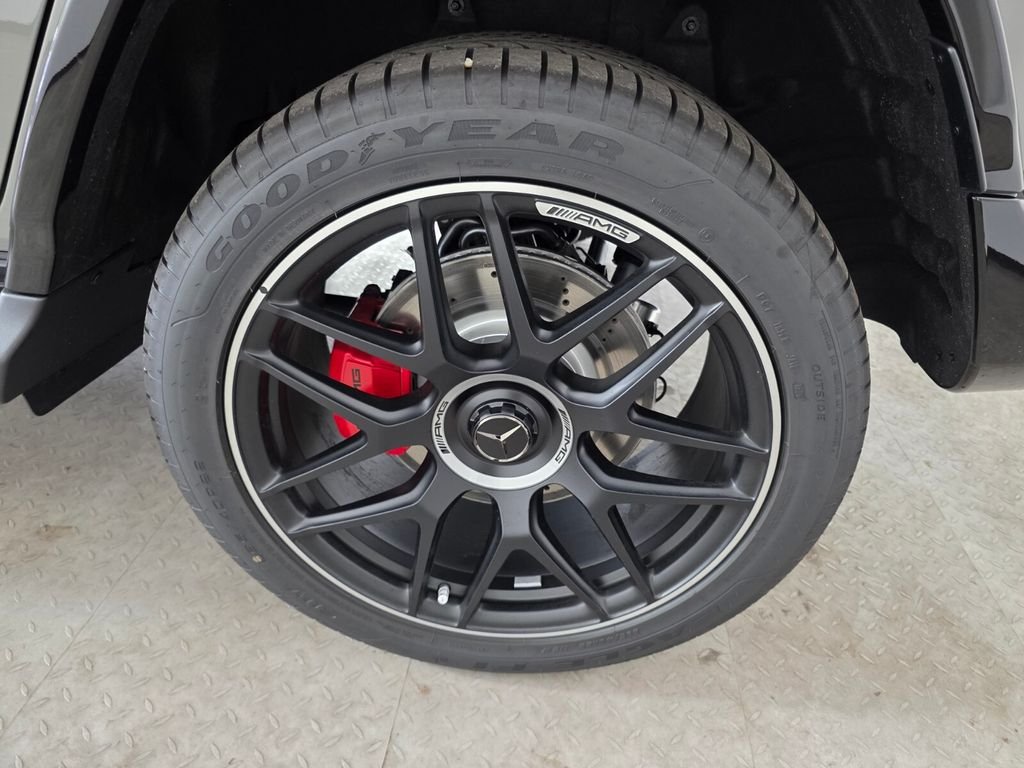 New 2027 MANUFAKTUR Arabian Grey Non- Metallic Mercedes-Benz AMG® G 63 SUV image 12