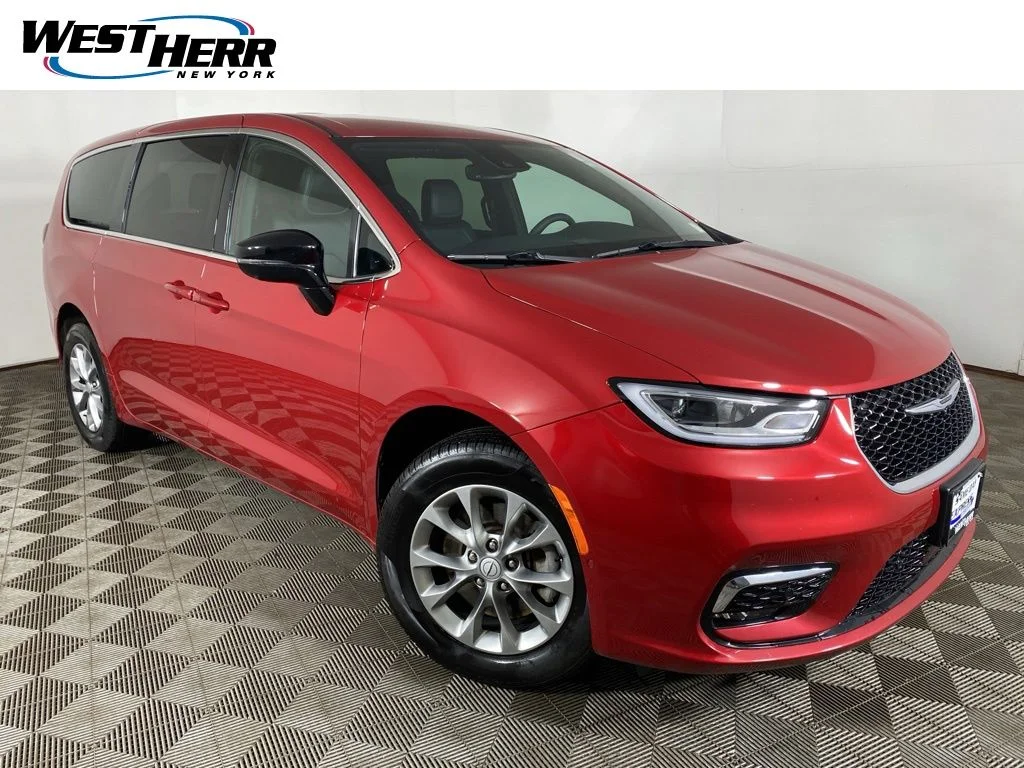 2026 Chrysler Pacifica Select AWD's photo
