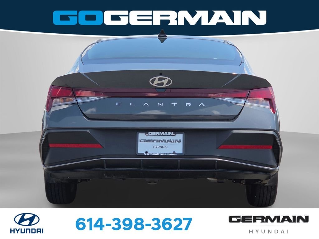Used 2025 Gray Hyundai SE image 9