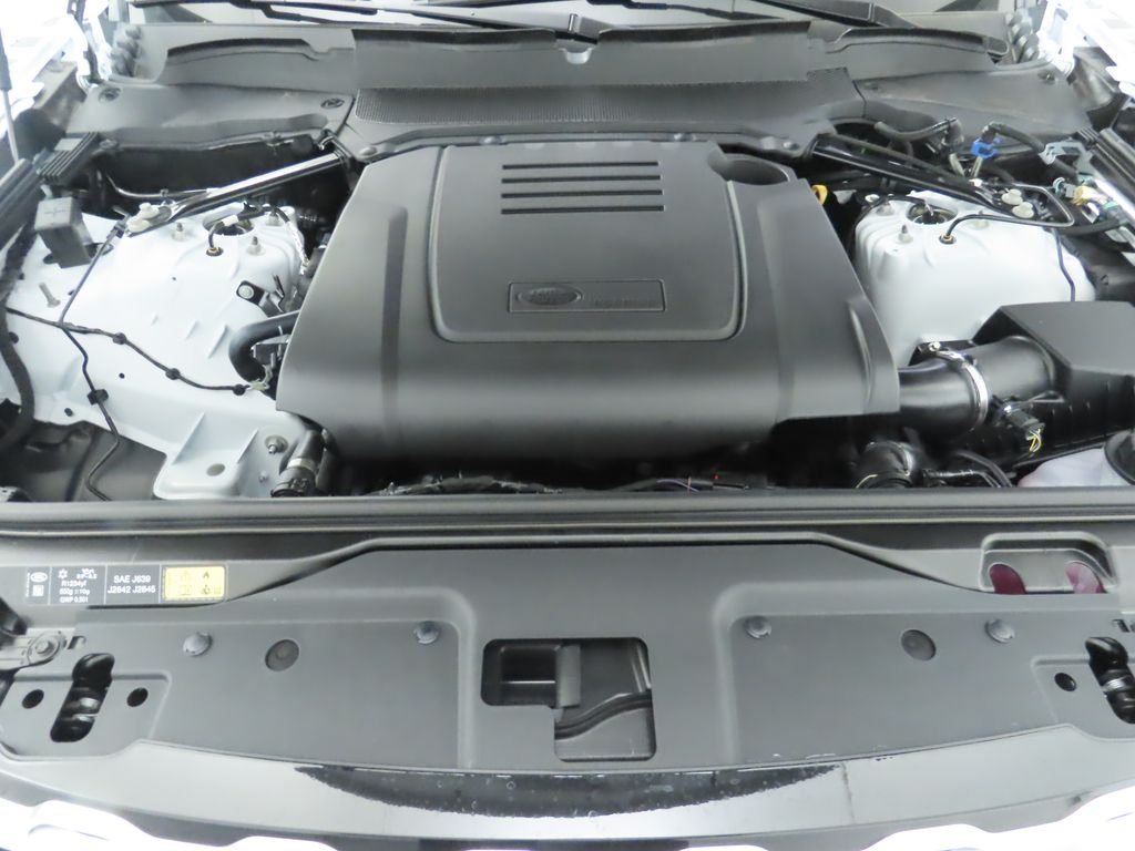 Used 2025 Fuji White Land Rover S image 30