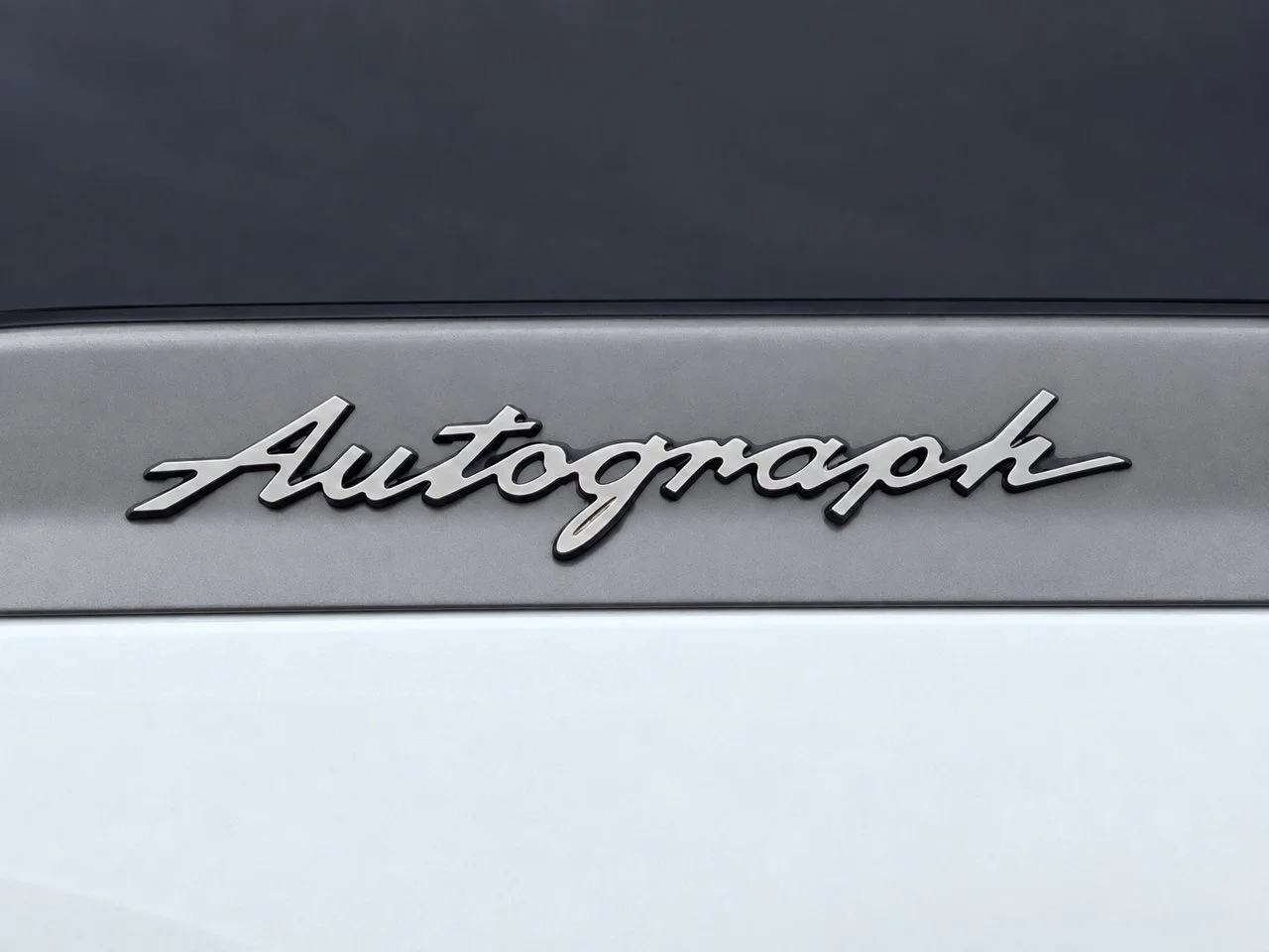 Certified Used 2026 Radiant White Black Obsidian INFINITI Autograph image 8