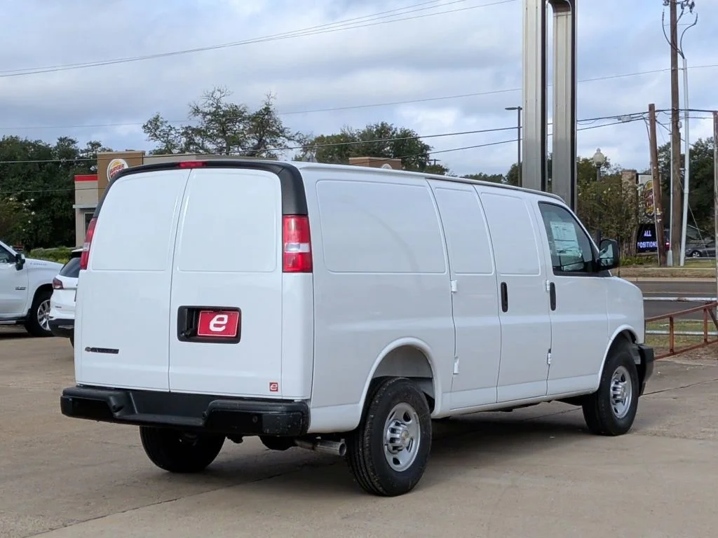2025 Chevrolet Express Cargo Work Van - Photo 8