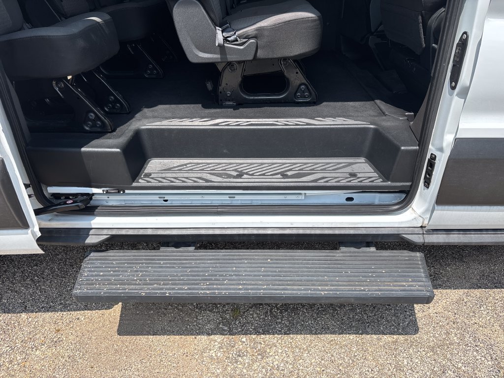 2023 Ford Transit Passenger Van XLT - Photo 15