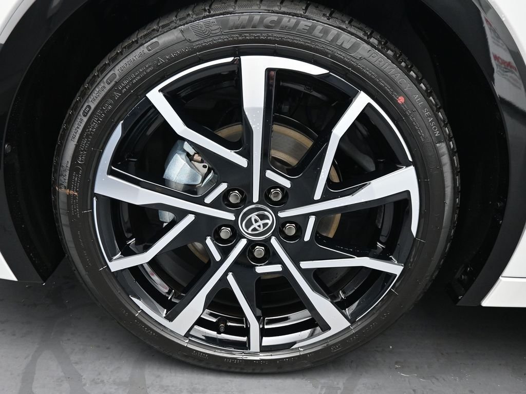 New 2026 Wind Chill Pearl <sup>1</sup> Toyota  XSE image 18