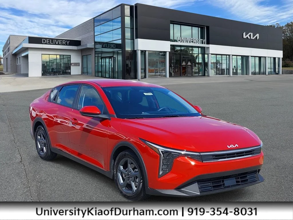 Used 2025 Red Kia LXS image 1