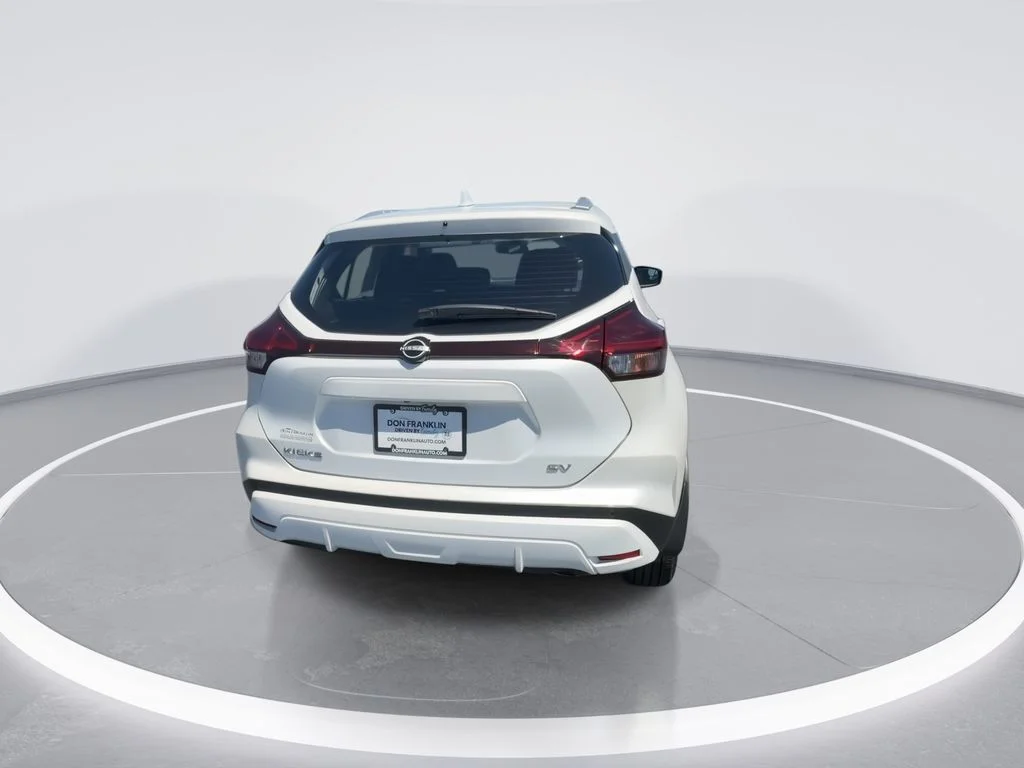 Used 2024 White Nissan SV image 7