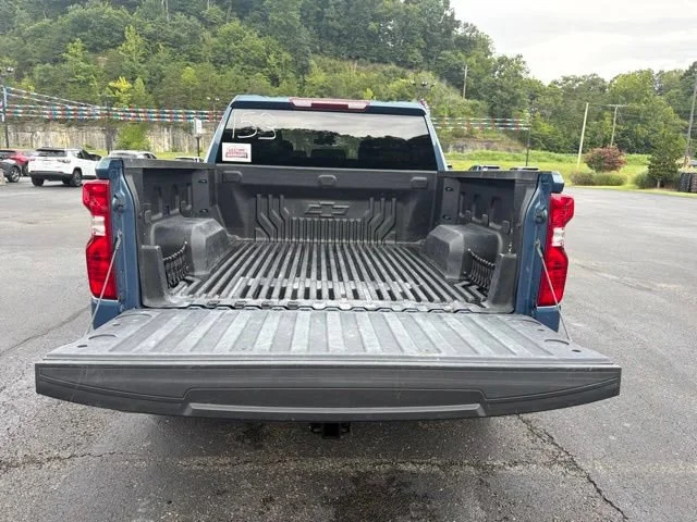 Used 2024 Lakeshore Blue Metallic Chevrolet LT (2FL) image 22