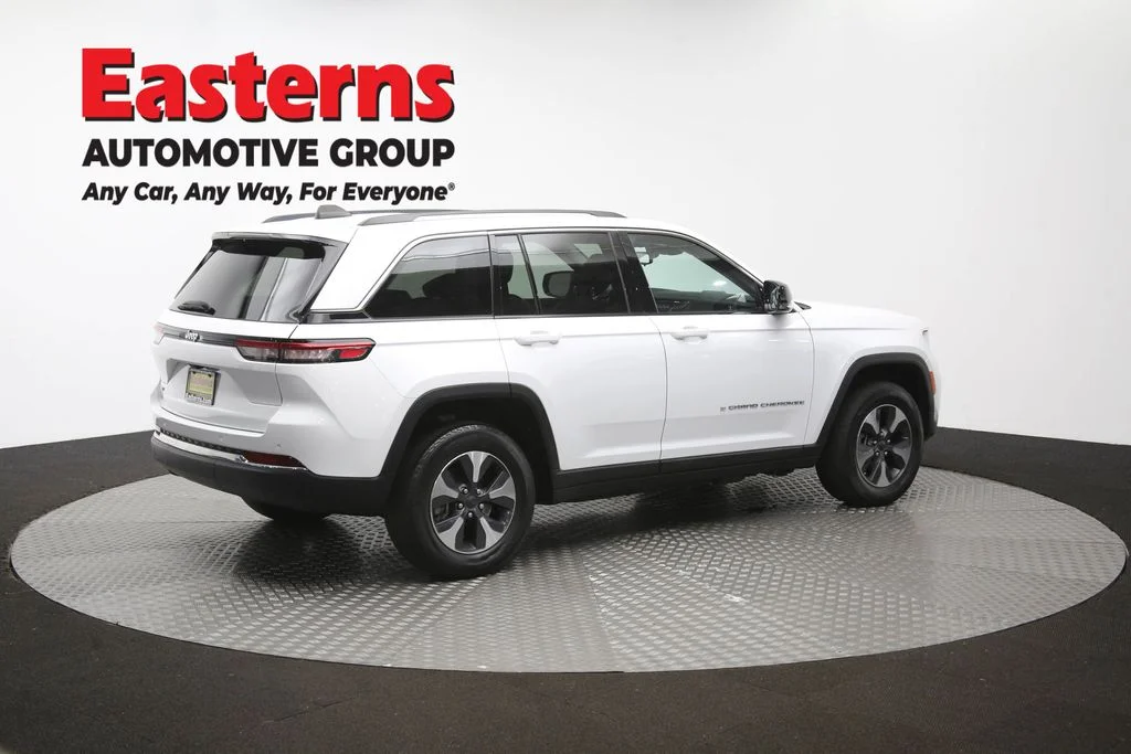 Used 2022 White Jeep 4xe image 45