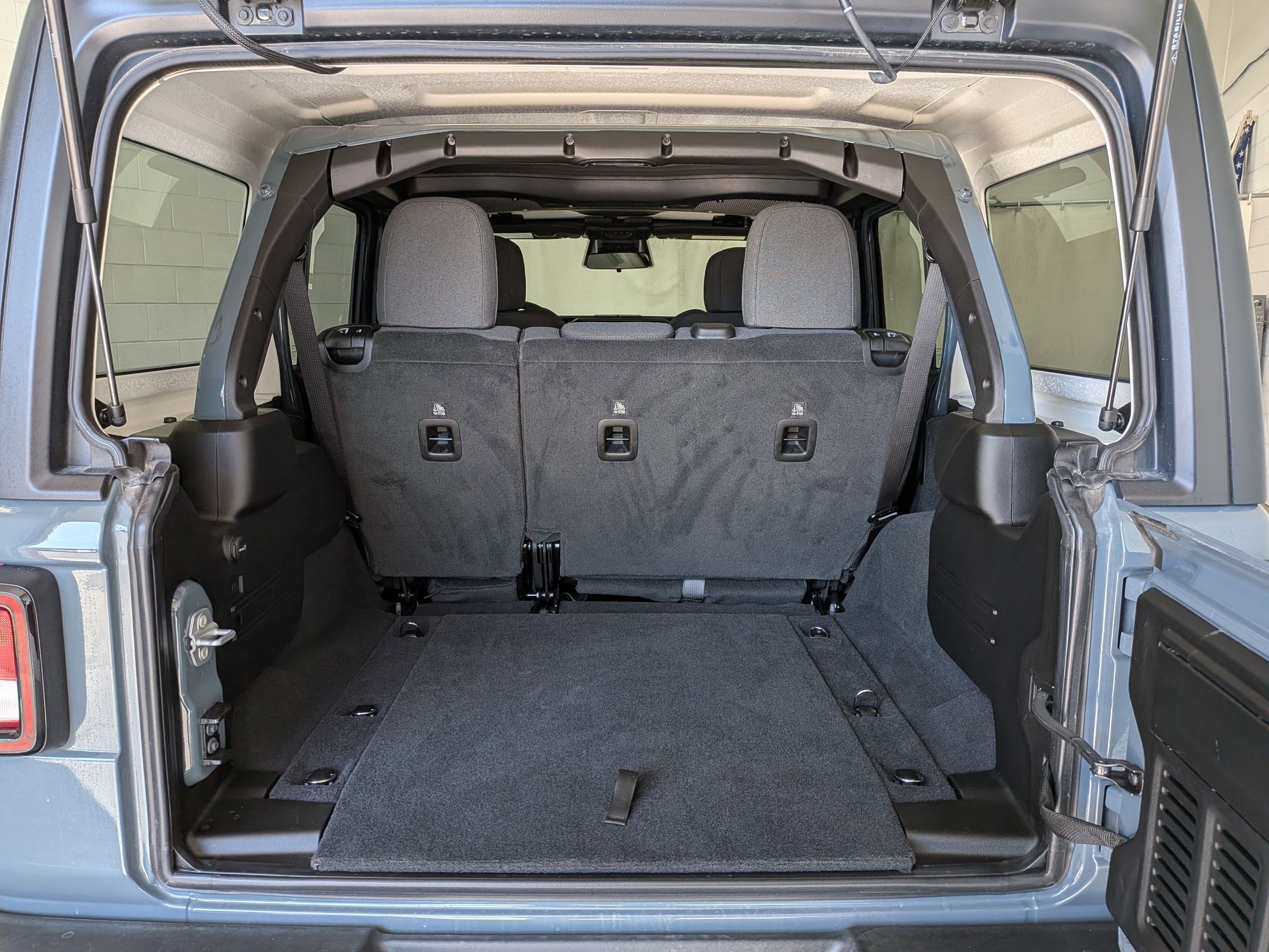 New 2026 Anvil Clear-Coat Exterior Paint Jeep Sport S image 30