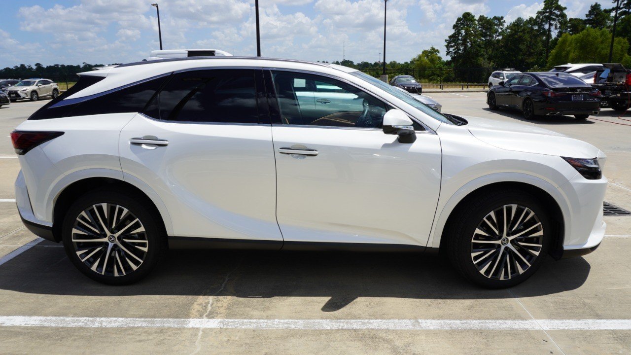 Used 2025 White Lexus RX 350 Premium Plus image 4